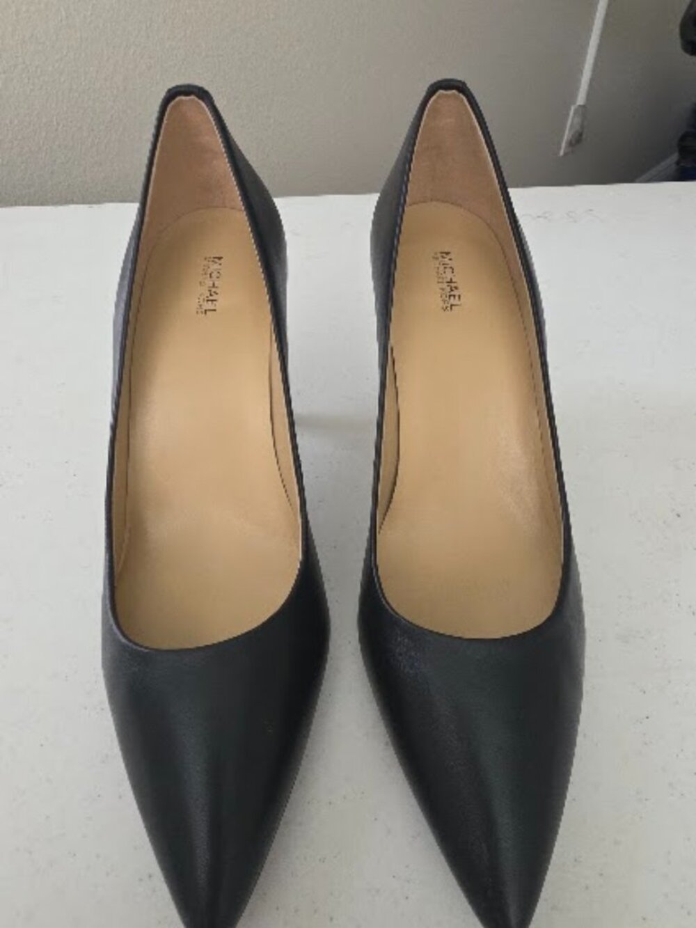 Michael Kors Black Leather Pointed Toe Pumps Heels Size 12M